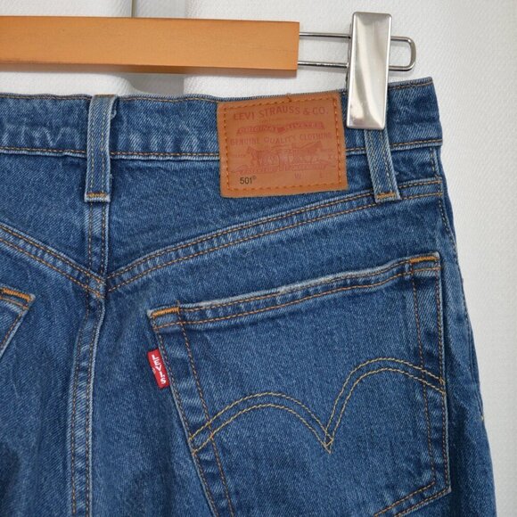 Levi's 501 Straight Leg Relaxed Jeans Medium Wash Sz 24 - Picture 4 of 10